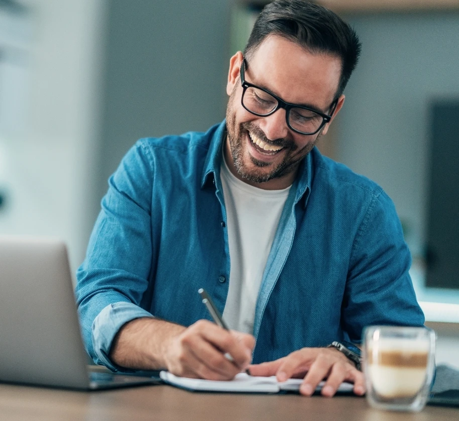 Elektriker Böblingen bei der Beratung und Planung moderner Elektroinstallationen